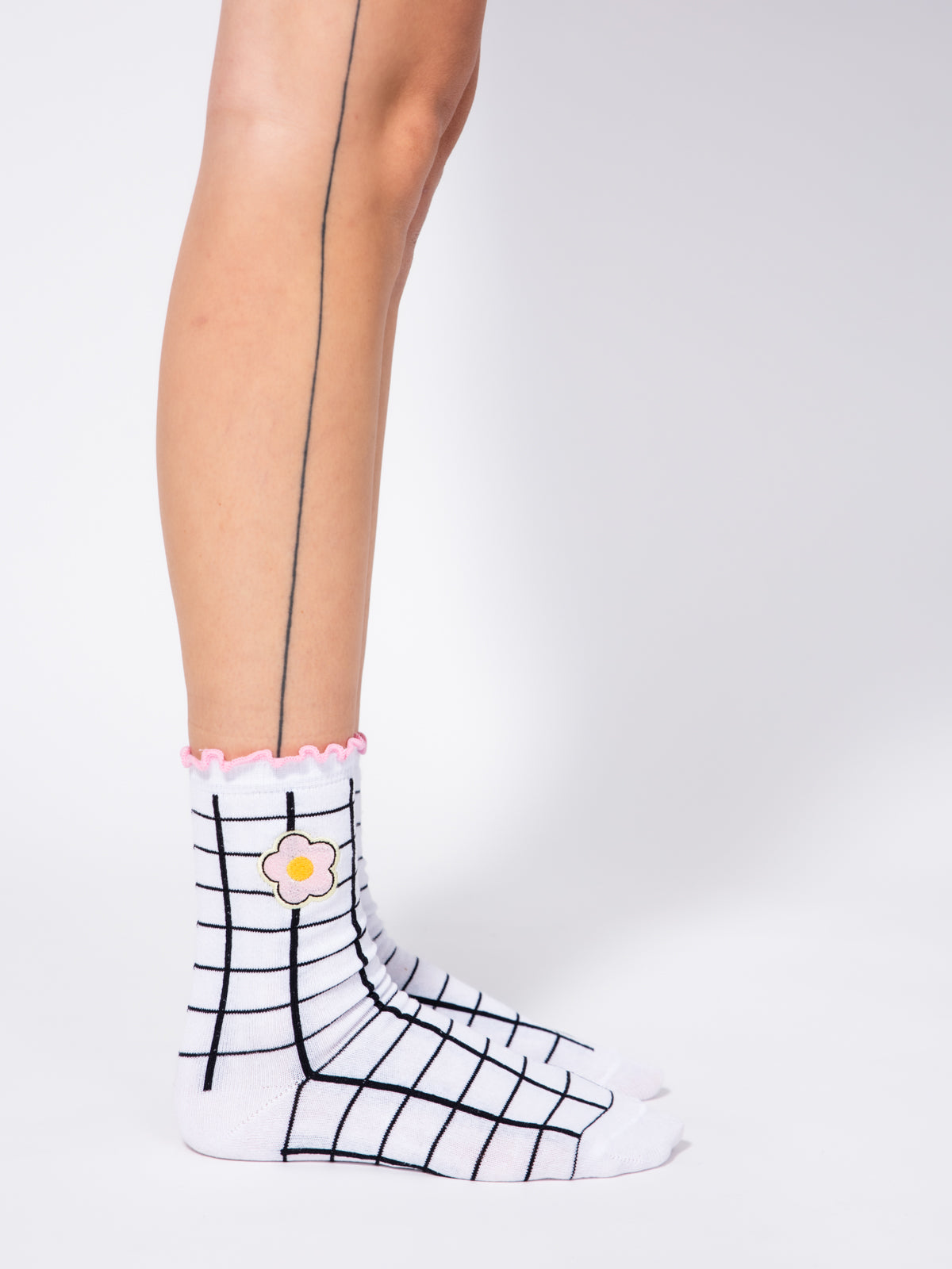 Grid Socks with Flowers and Frill Top